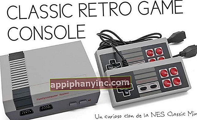 Klassisk Retro spelkonsol, en klon av NES Classic Mini med 620 spel