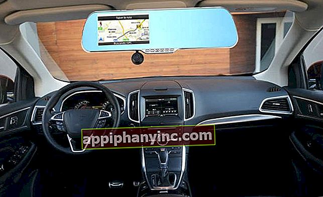 Älä missaa tätä silmiinpistävää auton taustapeiliä, jossa on Android, GPS ja DVR